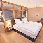 Seehotel 4* Maria Laach