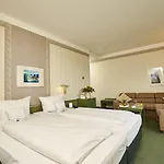 Seehotel Hotel 4*